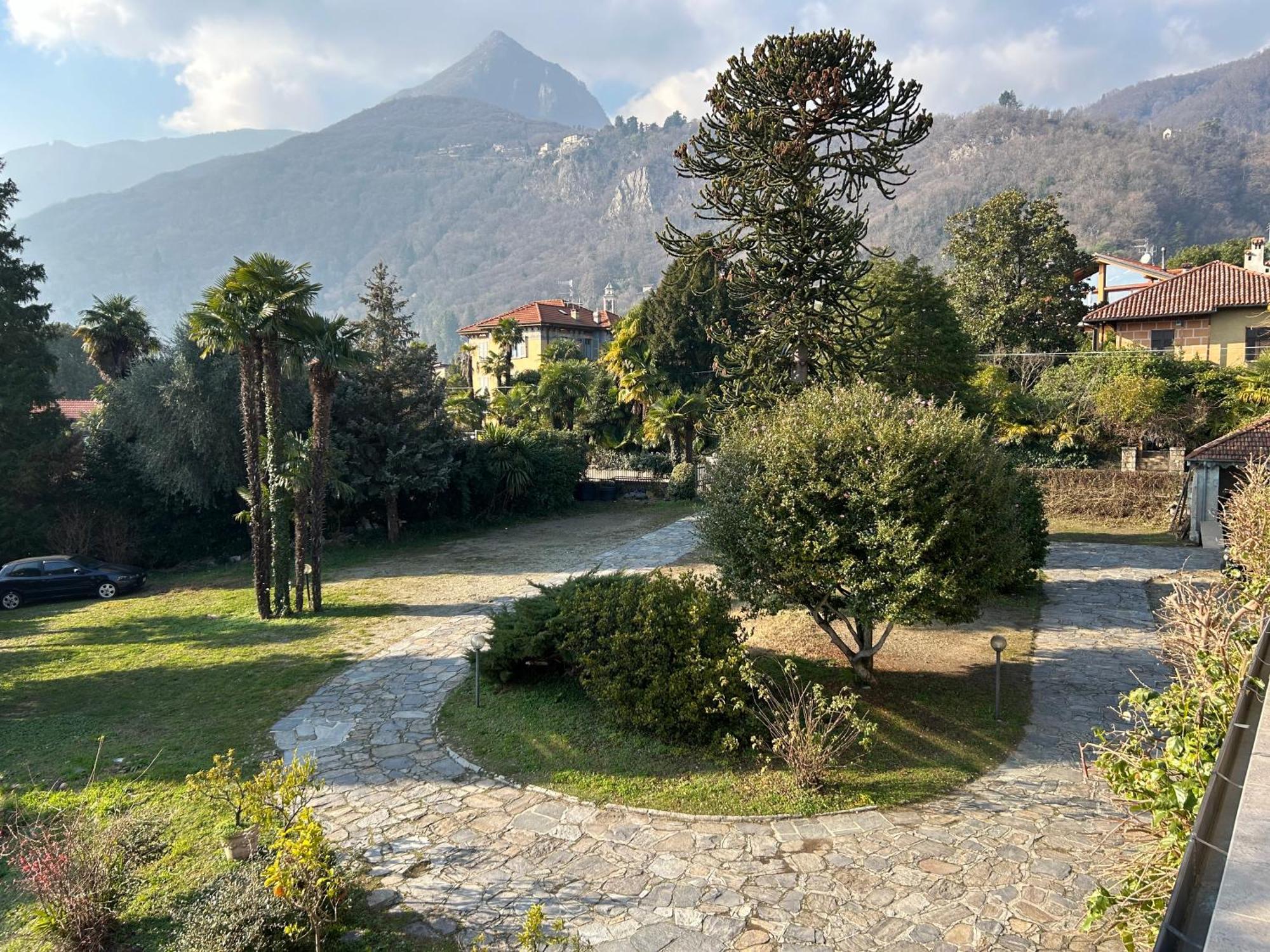 Residenza Dei Fiori Aparthotel Cannero Riviera Bagian luar foto