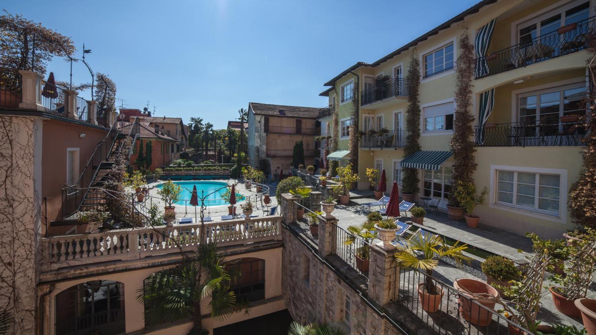 Residenza Dei Fiori Aparthotel Cannero Riviera Bagian luar foto