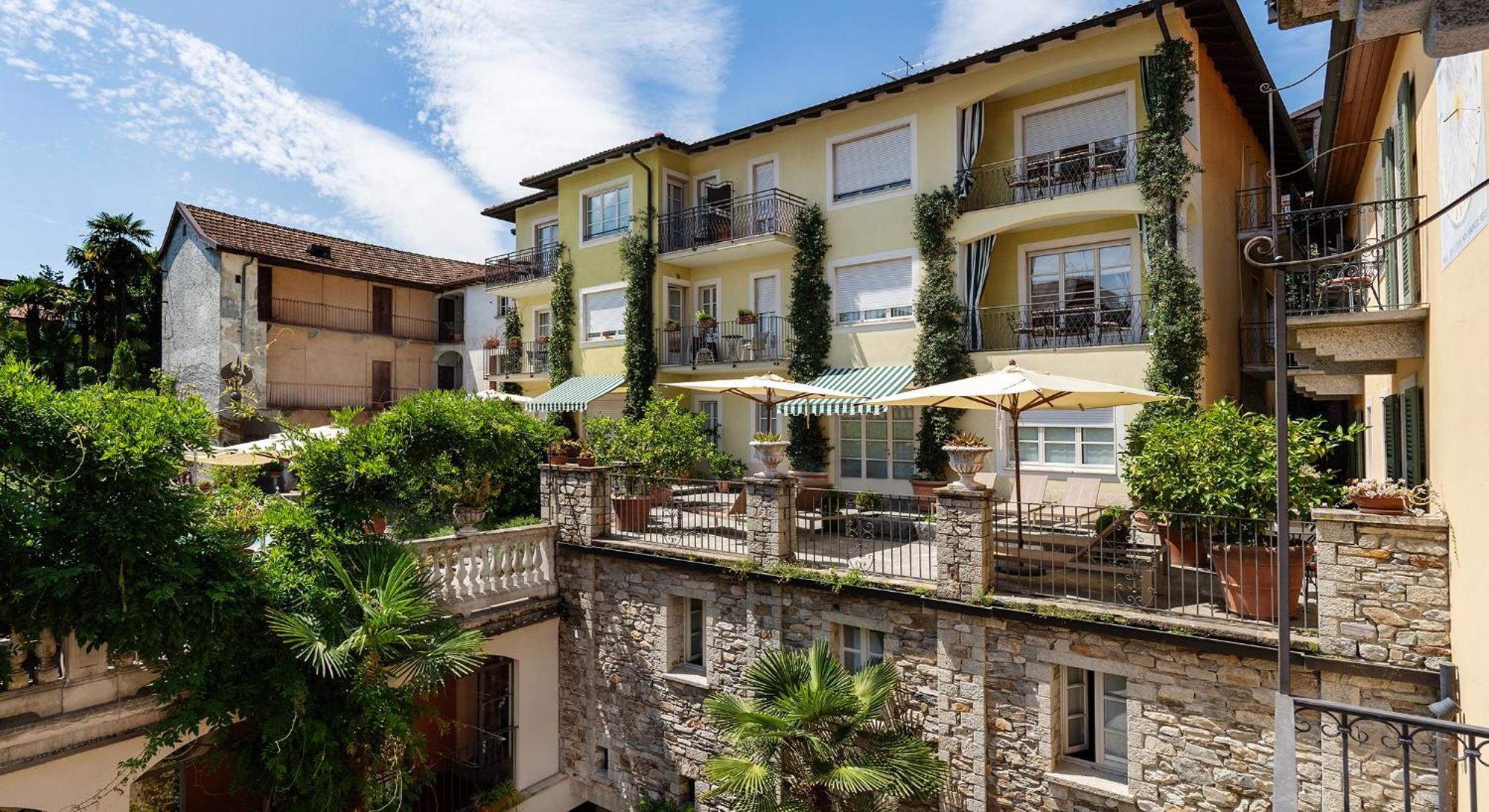 Residenza Dei Fiori Aparthotel Cannero Riviera Bagian luar foto
