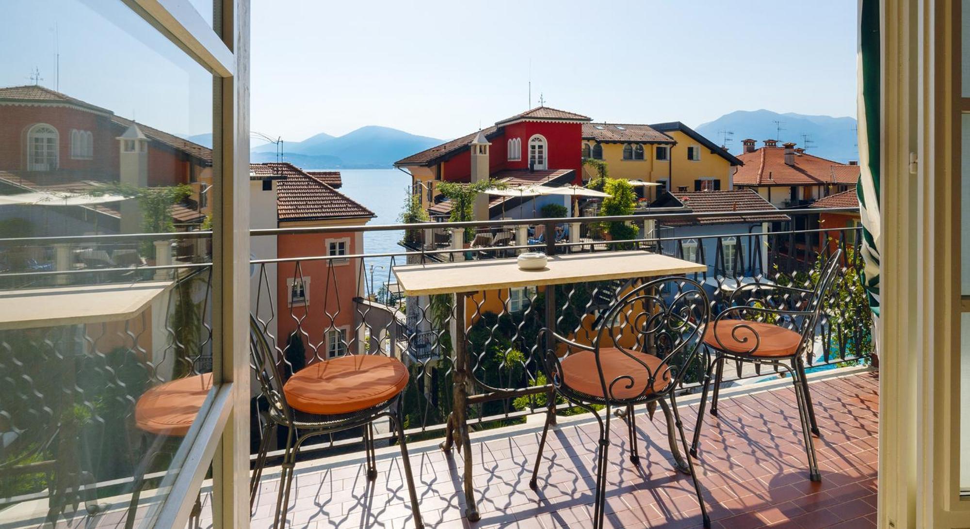 Residenza Dei Fiori Aparthotel Cannero Riviera Bagian luar foto