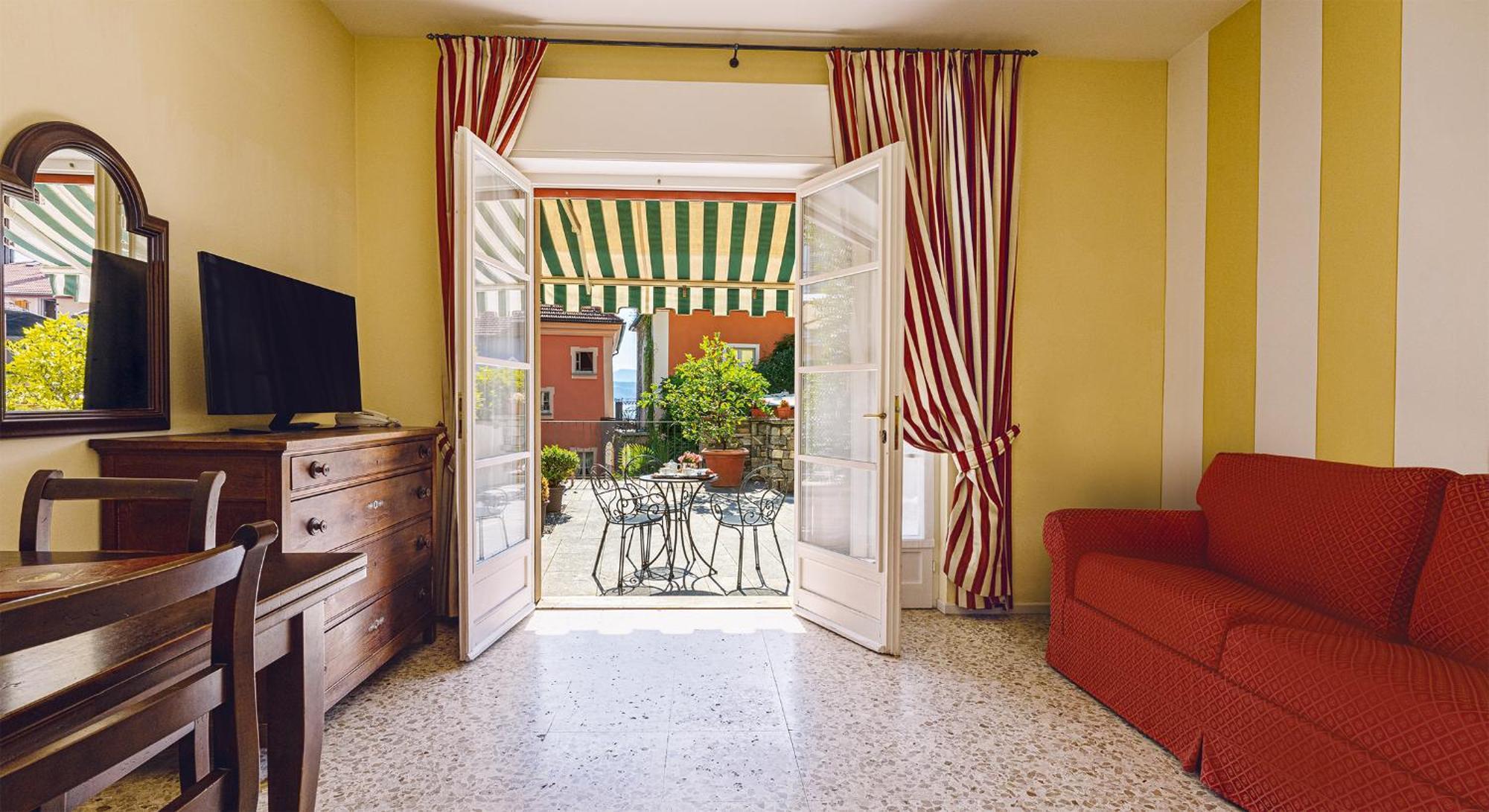 Residenza Dei Fiori Aparthotel Cannero Riviera Bagian luar foto