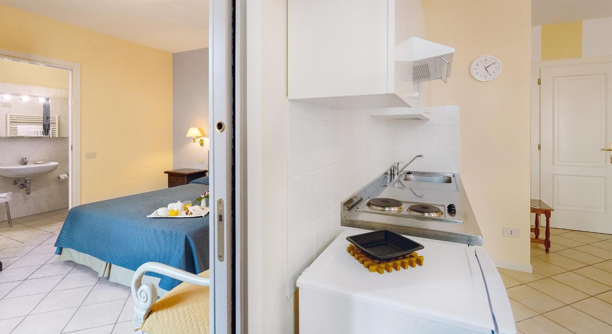 Residenza Dei Fiori Aparthotel Cannero Riviera Bagian luar foto